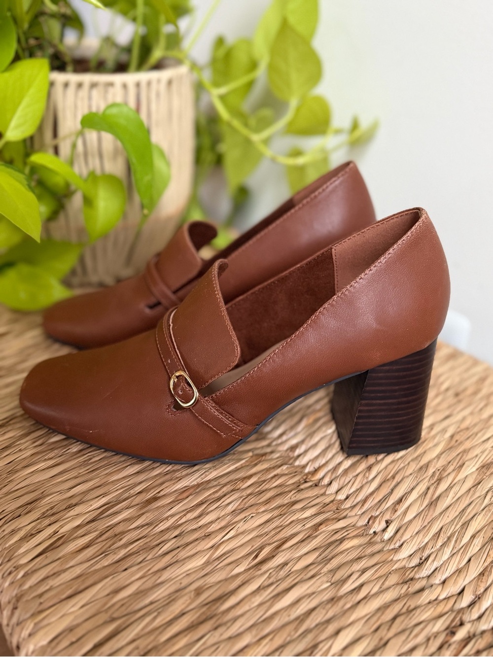 Bella Vita Ashton Chestnut Brown Block Heel Loafers with Buckle 9WW